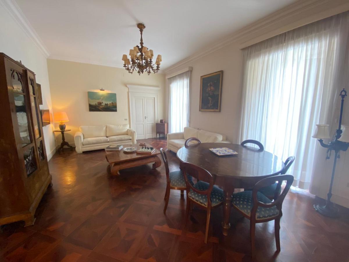 Royal Apartment In San Domenico Maggiore Napoli Esterno foto