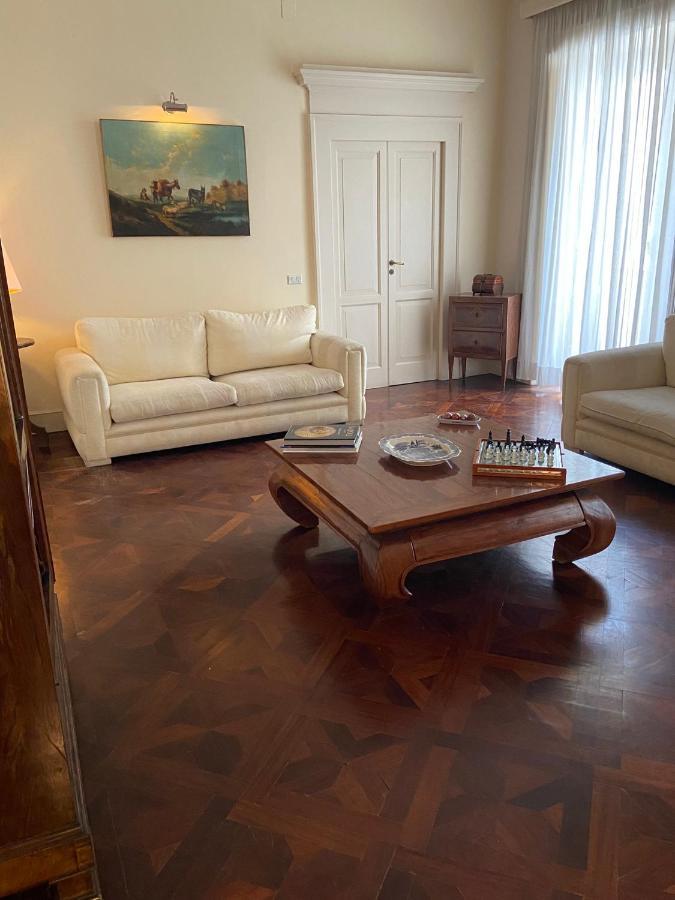 Royal Apartment In San Domenico Maggiore Napoli Esterno foto