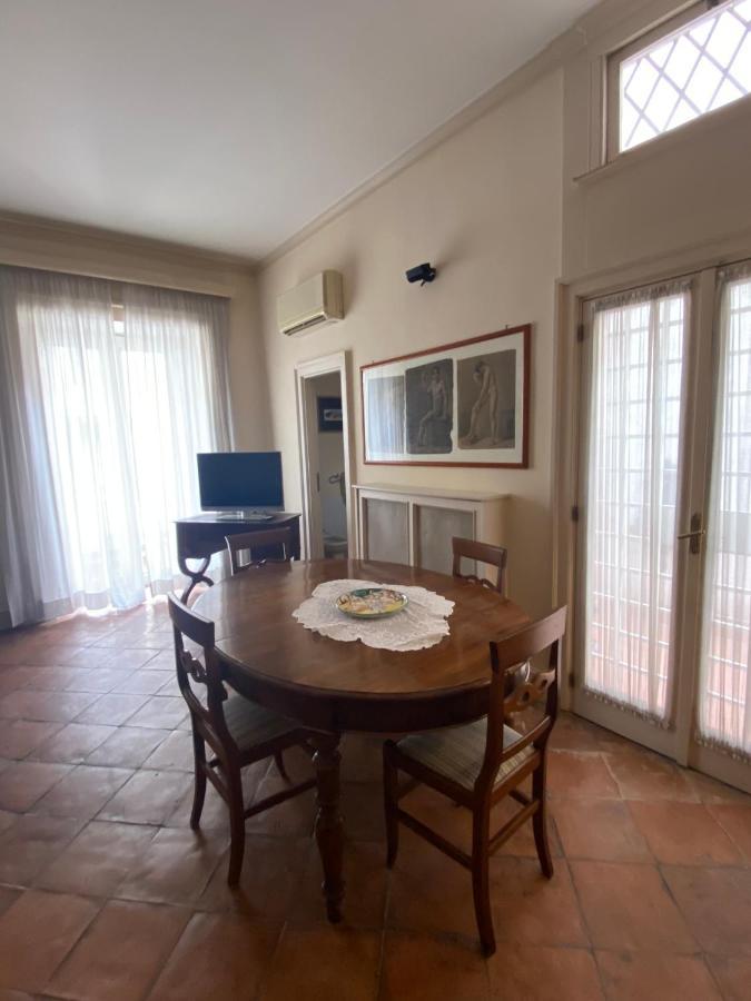 Royal Apartment In San Domenico Maggiore Napoli Esterno foto